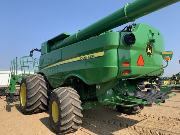 Image of John Deere S780 equipment image 4