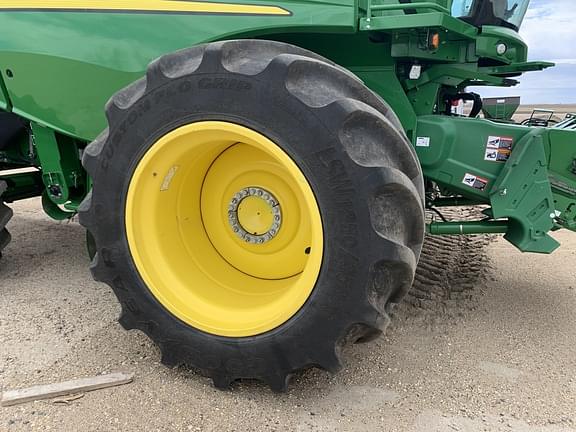Image of John Deere S780 equipment image 1