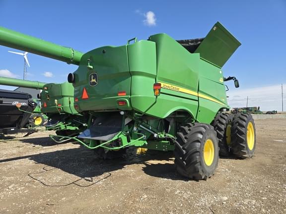 Image of John Deere S780 equipment image 2