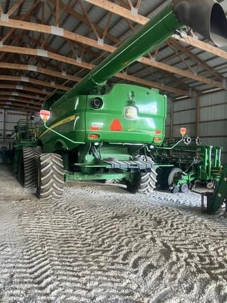 Image of John Deere S780 equipment image 3