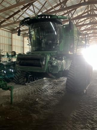 Image of John Deere S780 equipment image 1