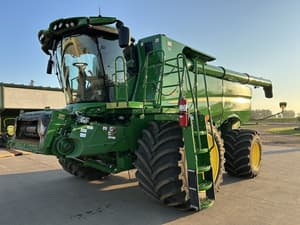 2021 John Deere S780 Image