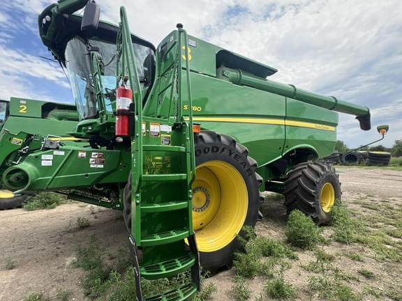 Image of John Deere S780 equipment image 3