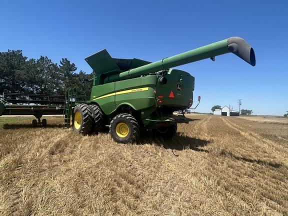 Image of John Deere S780 equipment image 2
