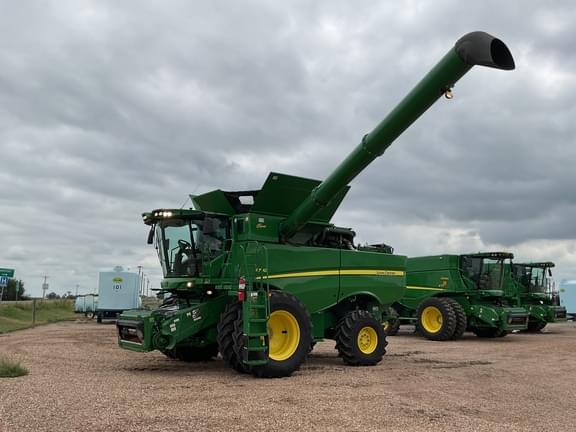Image of John Deere S780 equipment image 4