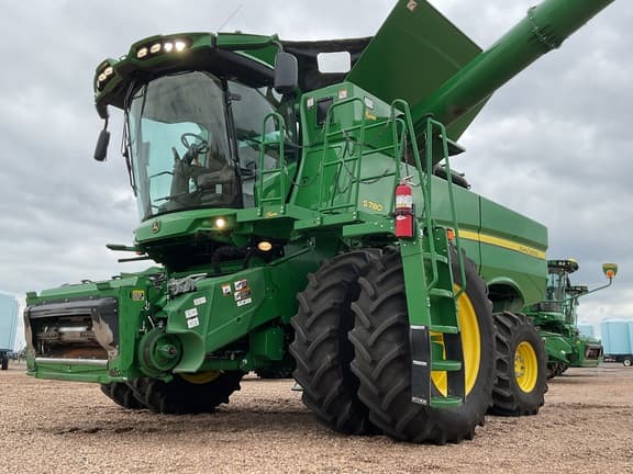 Image of John Deere S780 equipment image 2