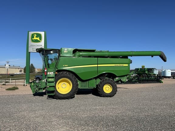 Image of John Deere S780 equipment image 1