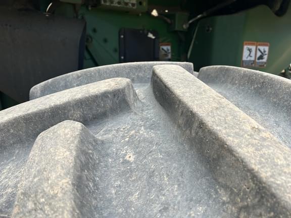 Image of John Deere S780 equipment image 4