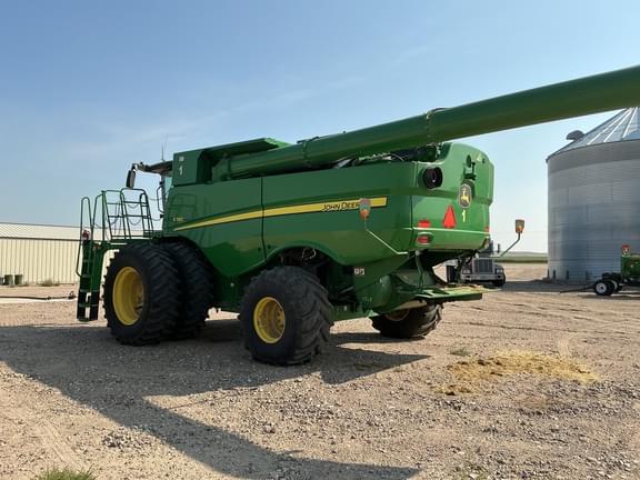 Image of John Deere S780 equipment image 2