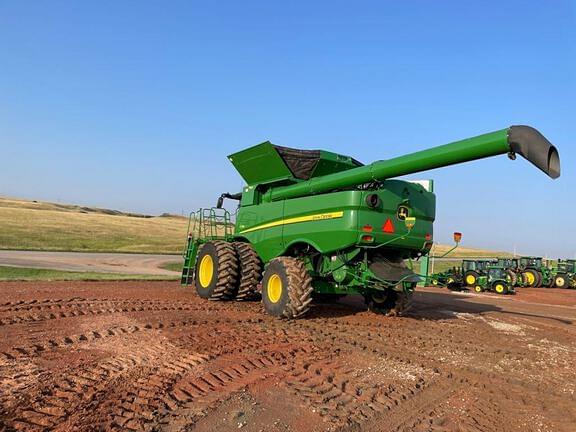 Image of John Deere S780 equipment image 2