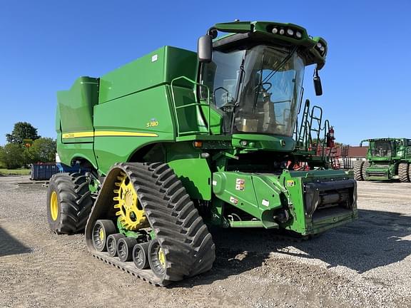 Image of John Deere S780 equipment image 1
