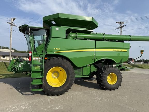 Image of John Deere S780 equipment image 2
