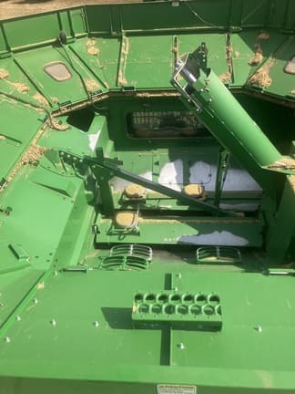 Image of John Deere S780 equipment image 2