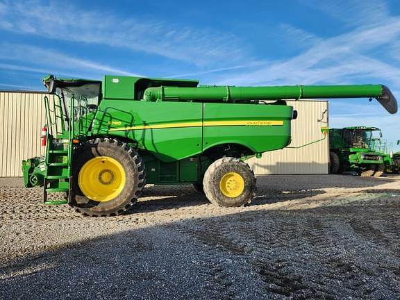 Image of John Deere S780 equipment image 4