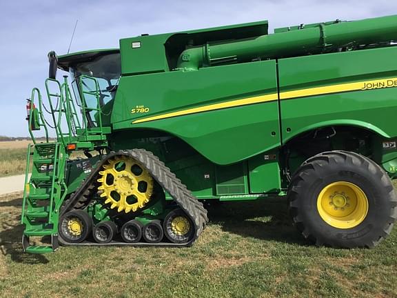 Image of John Deere S780 equipment image 1
