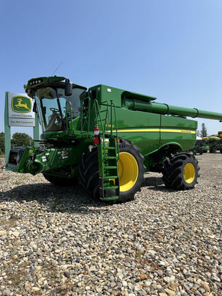 SOLD - 2021 John Deere S780 Stock No. 841433 Combines with 584 Hrs ...