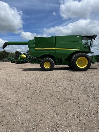 Image of John Deere S780 equipment image 4