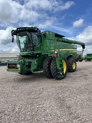 2021 John Deere S780 Equipment Image0