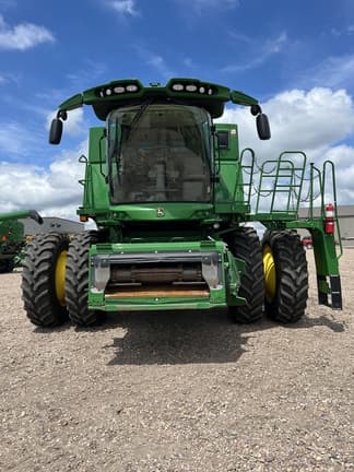 Image of John Deere S780 equipment image 2