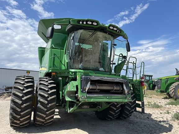 Image of John Deere S780 equipment image 1