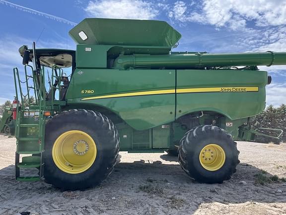 Image of John Deere S780 equipment image 4