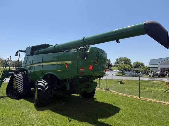 Image of John Deere S780 equipment image 2