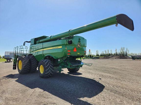 Image of John Deere S780 equipment image 2