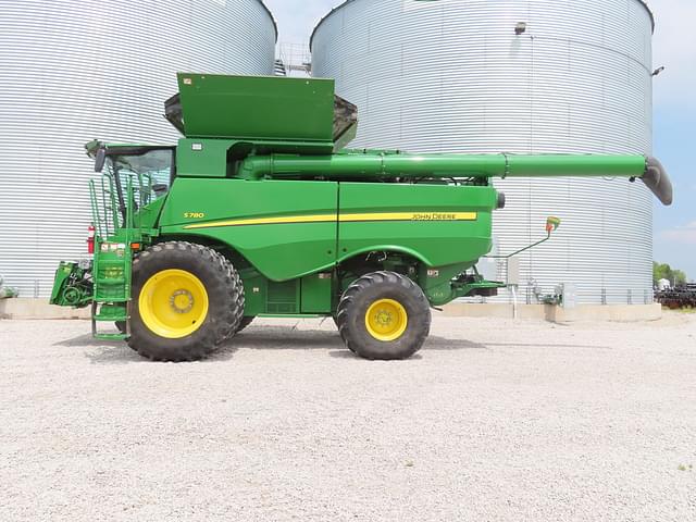 Image of John Deere S780 equipment image 1