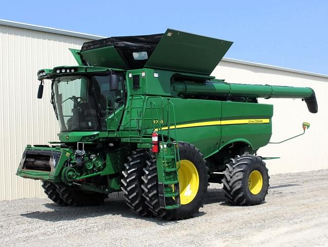 Image of John Deere S780 equipment image 1