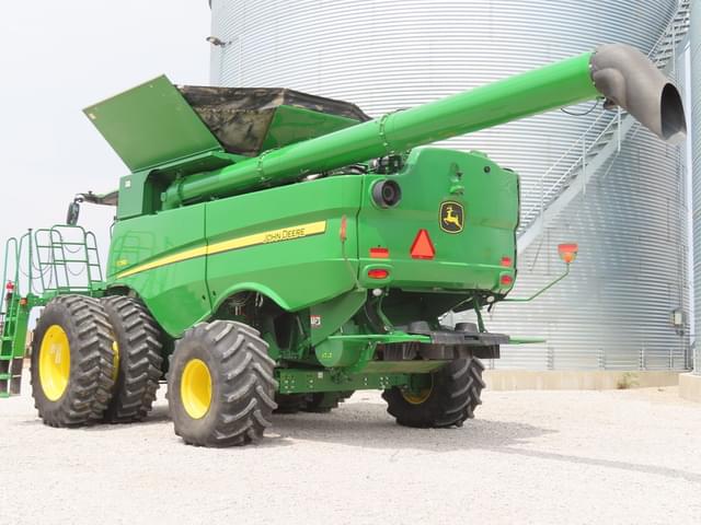 Image of John Deere S780 equipment image 4