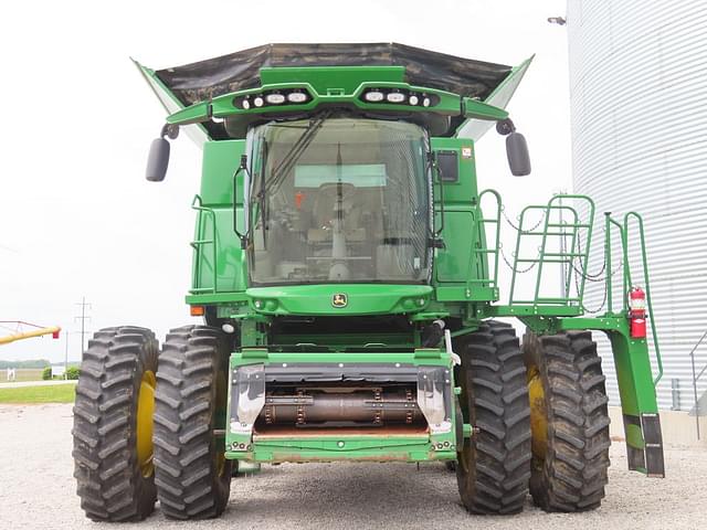 Image of John Deere S780 equipment image 1