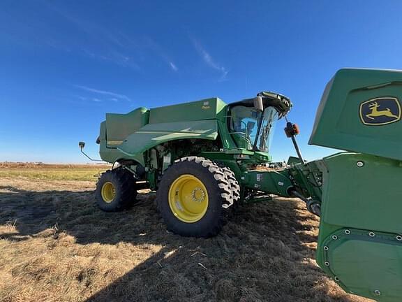 Image of John Deere S780 equipment image 2