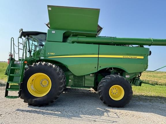 Image of John Deere S780 equipment image 3