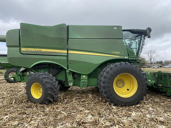 Image of John Deere S780 equipment image 1