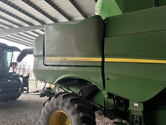 Image of John Deere S780 equipment image 2