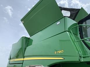 Main image John Deere S780 27