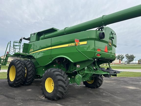 Image of John Deere S780 equipment image 3