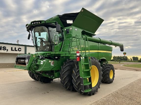 Image of John Deere S780 Primary image