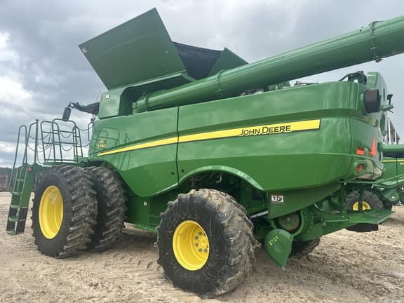 Image of John Deere S780 equipment image 2