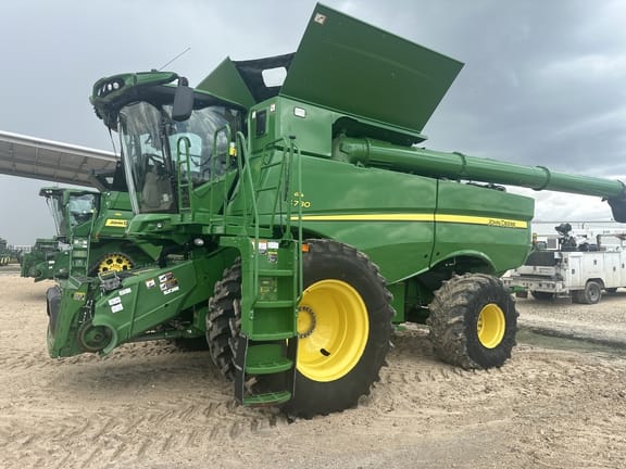 2021 John Deere S780 Equipment Image0