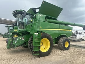 2021 John Deere S780 Image