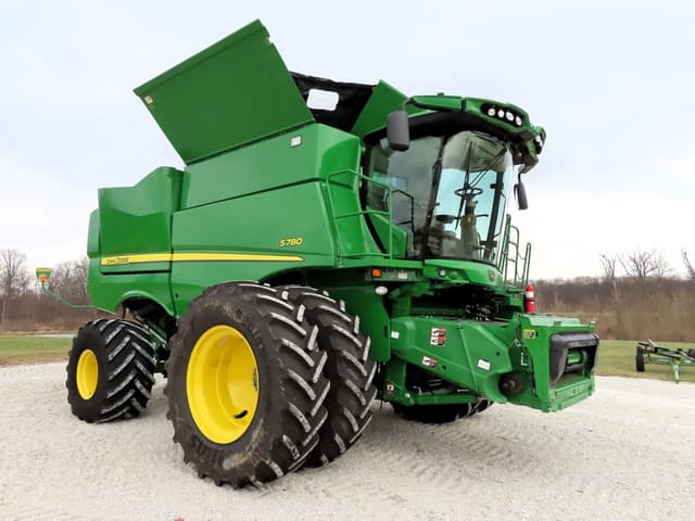 Image of John Deere S780 equipment image 2