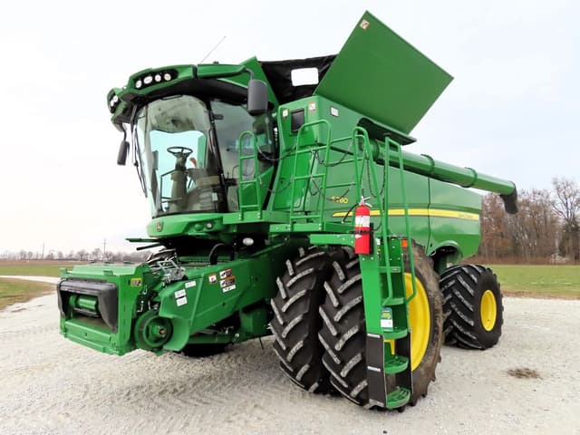 Image of John Deere S780 equipment image 2