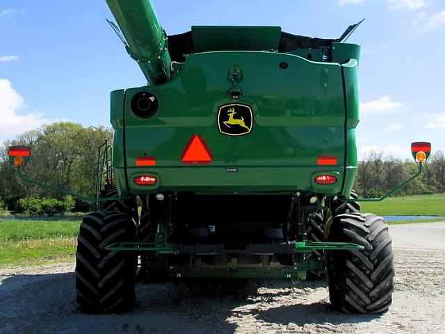 Image of John Deere S780 equipment image 4