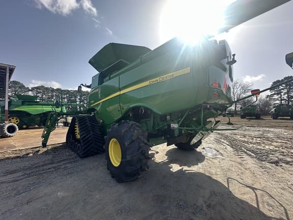 Image of John Deere S780 equipment image 4