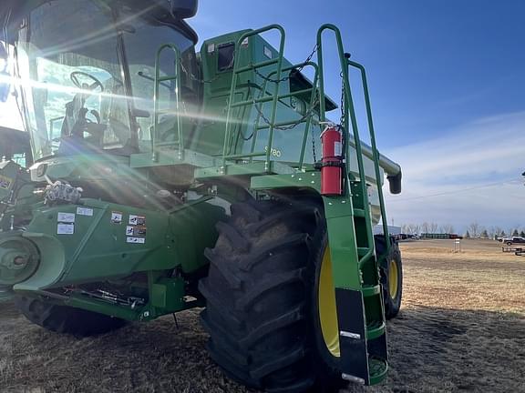 Image of John Deere S780 equipment image 4