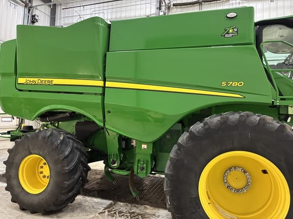 Image of John Deere S780 equipment image 4