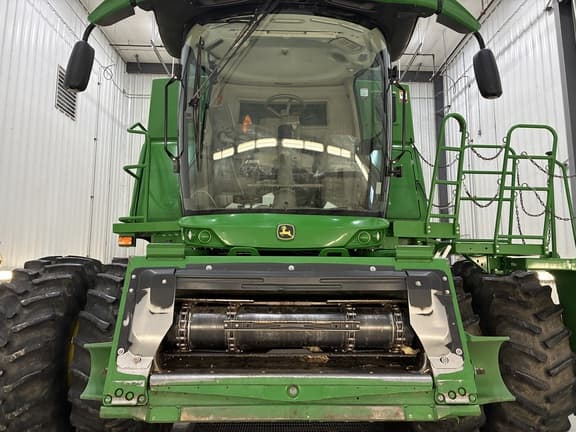 Image of John Deere S780 equipment image 1