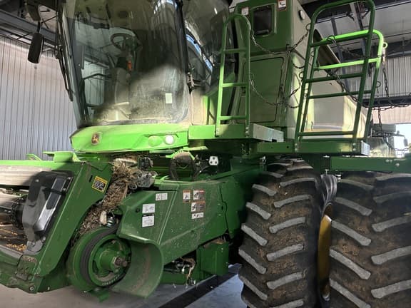 Image of John Deere S780 equipment image 4