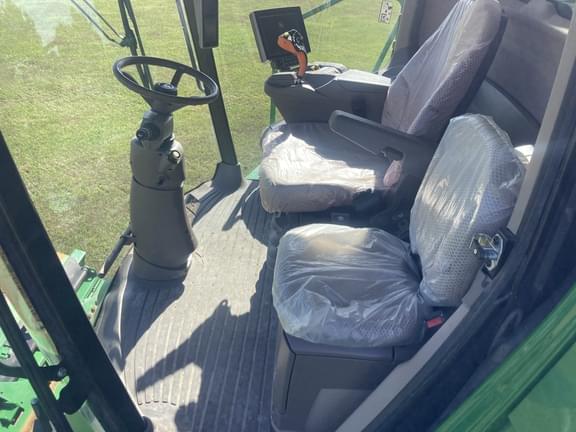 Image of John Deere S780 equipment image 1